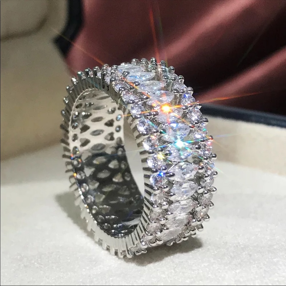 *NEW*Luxury Engagement Diamond Wedding Ring - Picture 2 of 6